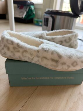 TOMS Women's Cream Leopard Faux-Fur Slip-Ons